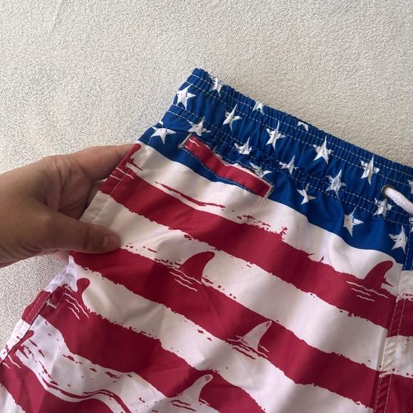 NWT Free Planet Men’s US Flag Shark Swim Trunks S - Picture 4 of 12